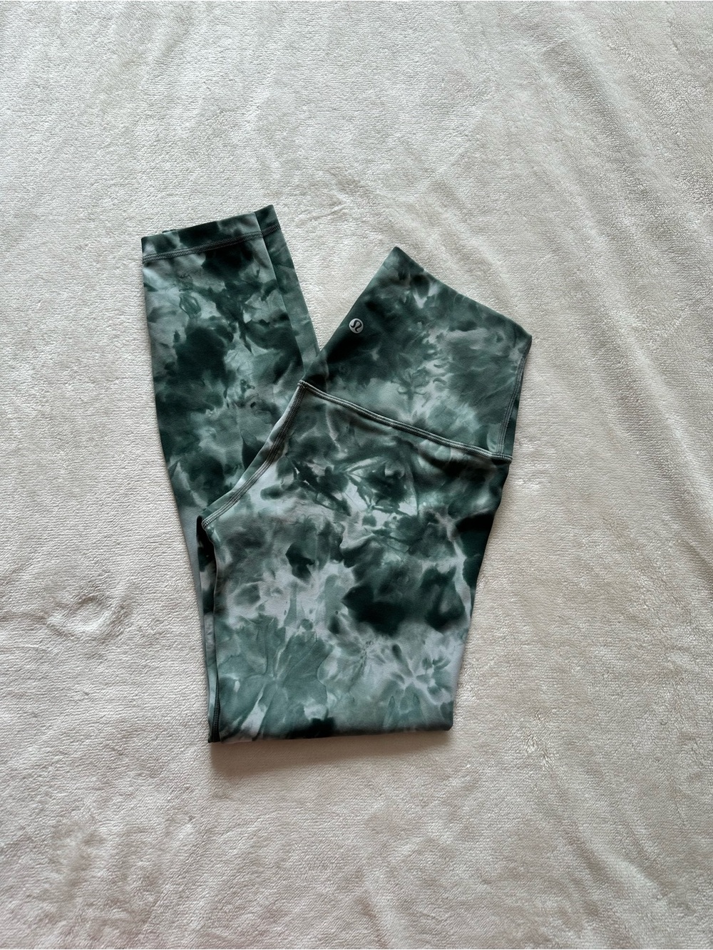 lululemon athletica women’s  Green Marble-Print Leggings